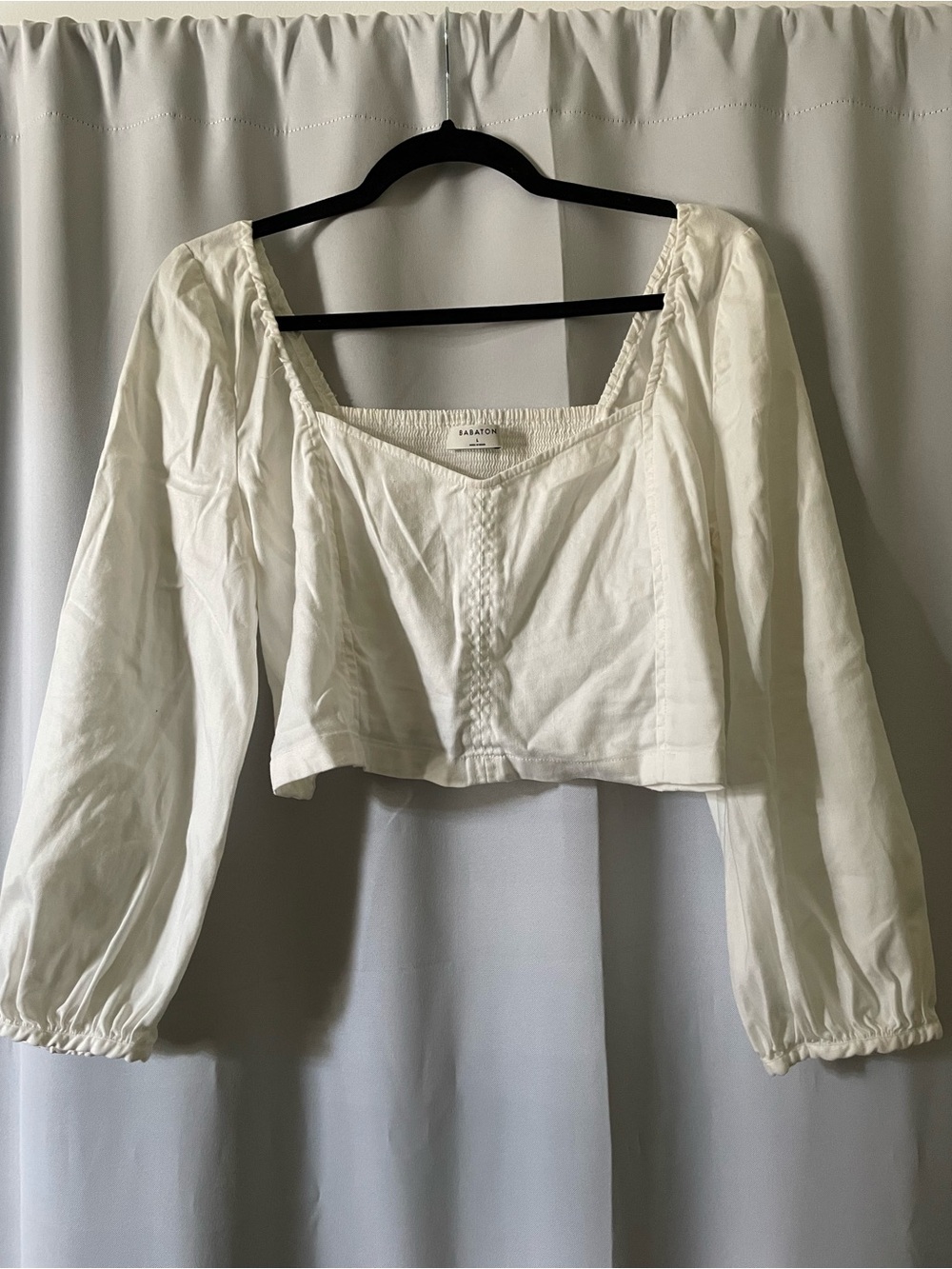 Aritzia Babaton Square-Neck Long Sleeve Cropped Blouse